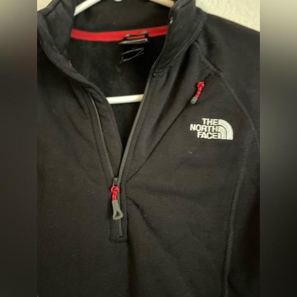 The North Face Summit Series Women’s  Black and Red Quarter Pullover size M - Picture 7 of 7